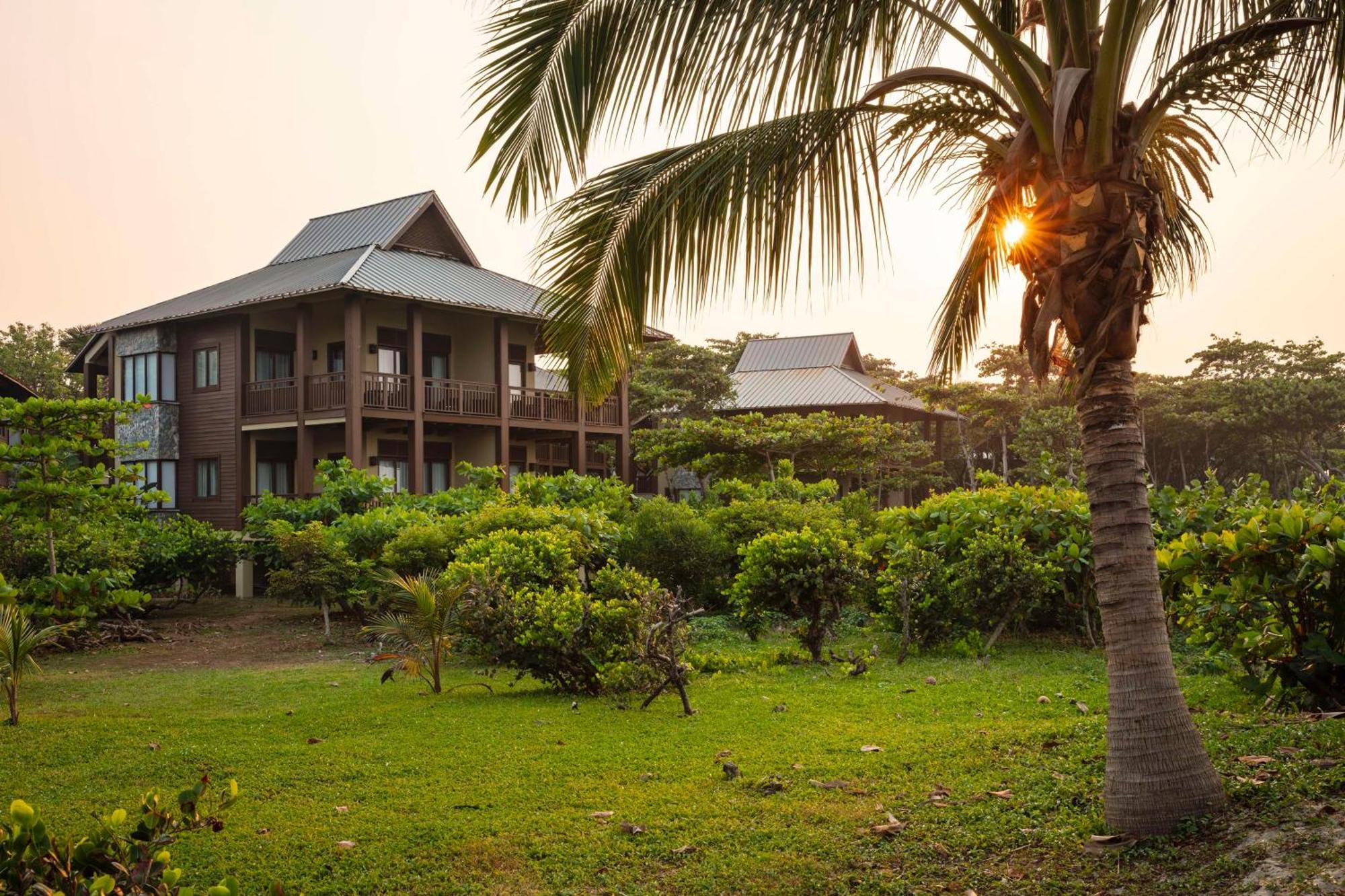 Indura Beach & Golf Resort Curio Collection By Hilton Tela Exterior foto